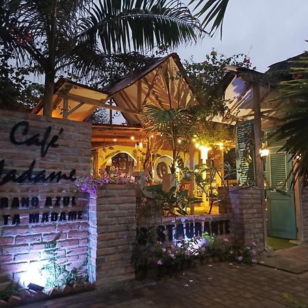 Отель Cafe Madame Пуэрто-Лопес Экстерьер фото